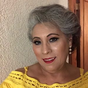 Meet your Posher, Magdalena